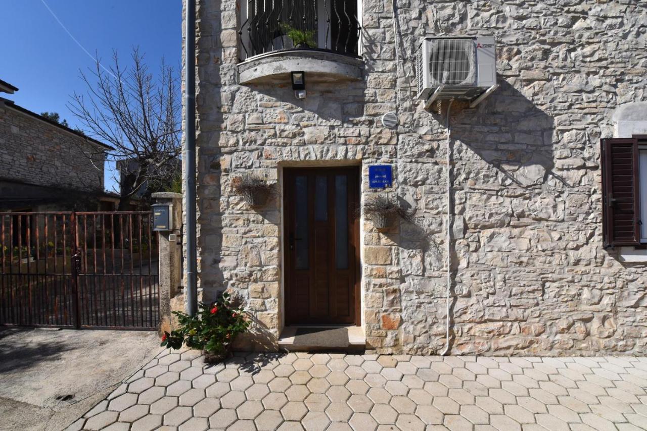 Apartment Nona Tar-Vabriga Kültér fotó